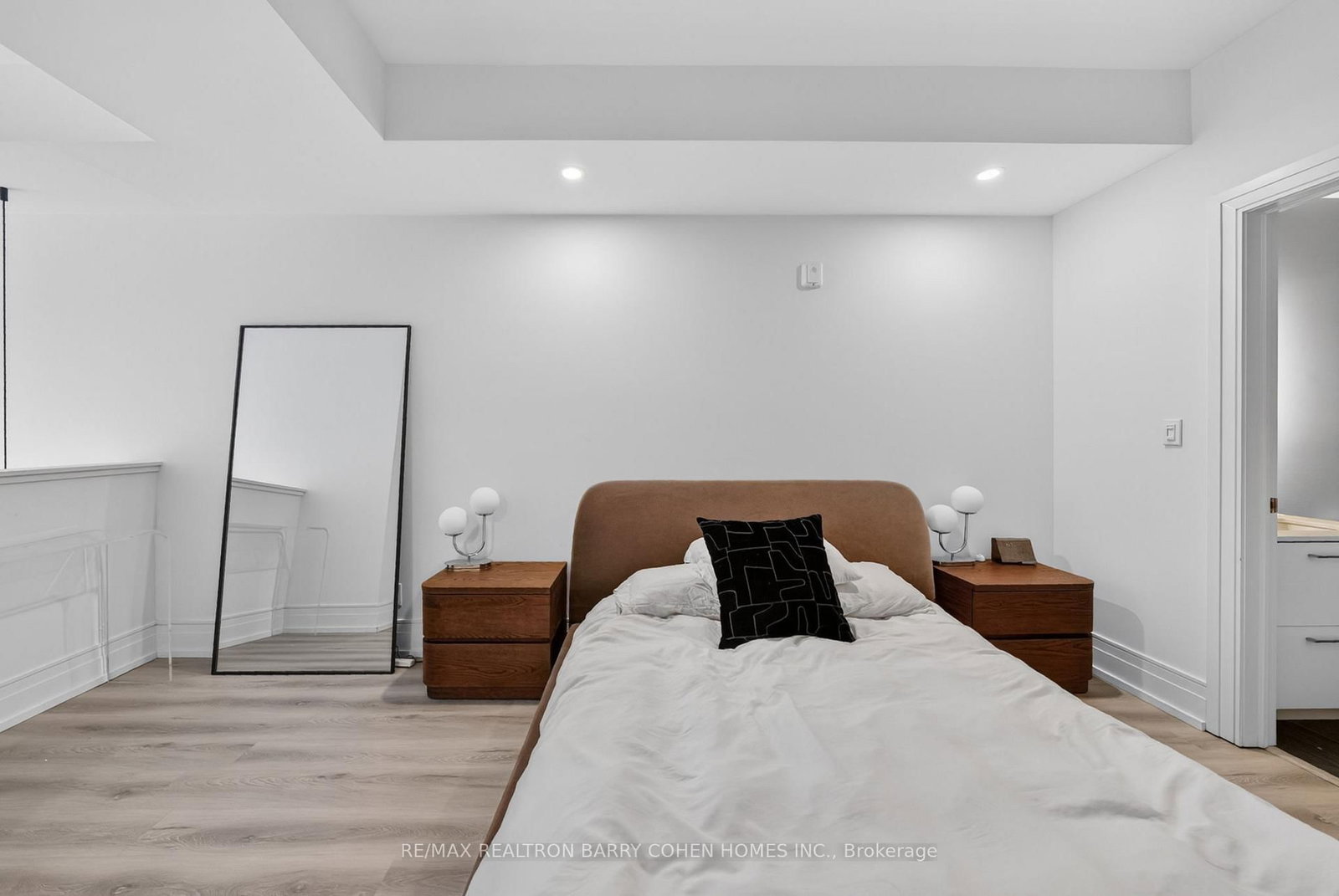 90 Niagara Street, Unit 107 - Photo 24