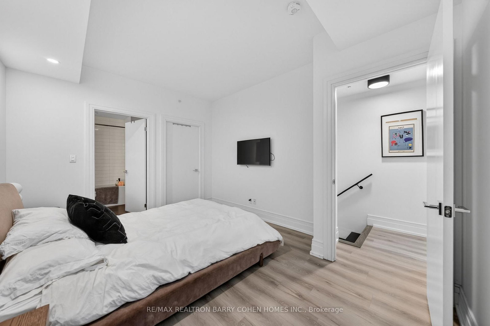 90 Niagara Street, Unit 107 - Photo 25