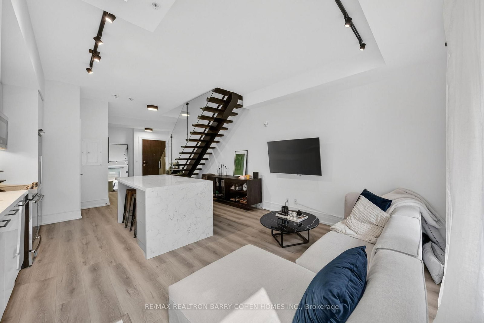 90 Niagara Street, Unit 107 - Photo 3