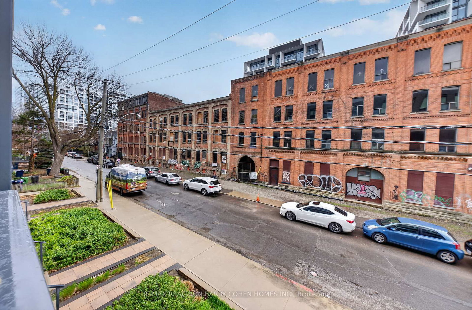 90 Niagara Street, Unit 107 - Photo 30