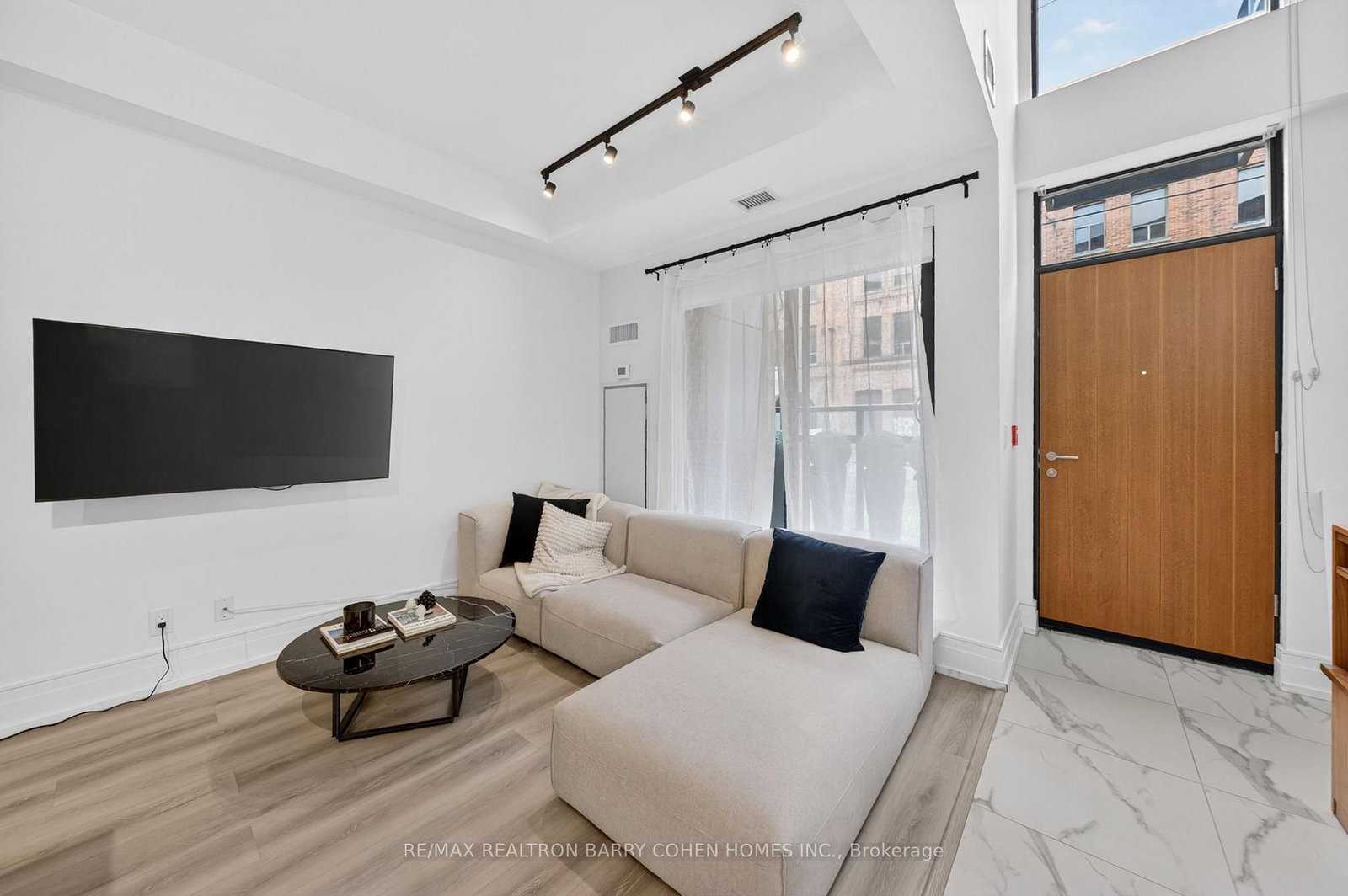 90 Niagara Street, Unit 107 - Photo 8