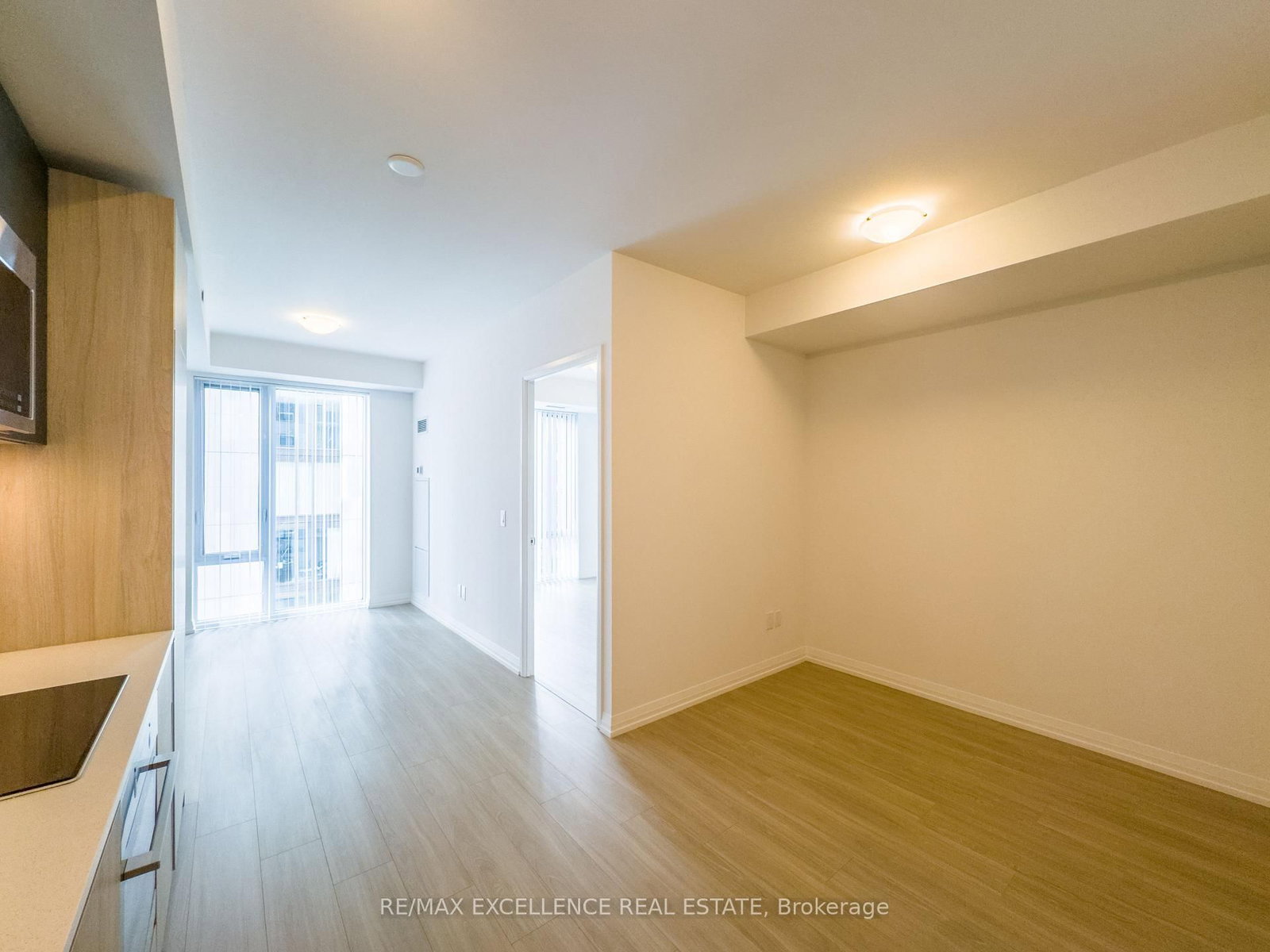 28 Widmer Street, Unit 4222 - Photo 17