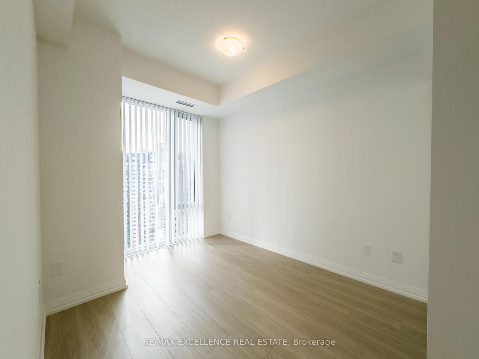 28 Widmer Street, Unit 4222 - Photo 23