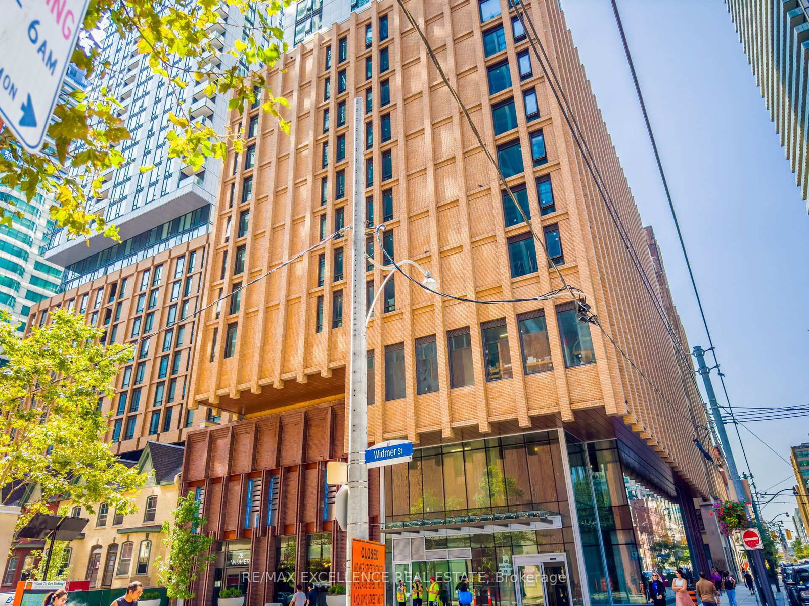 28 Widmer Street, Unit 4222 - Photo 3