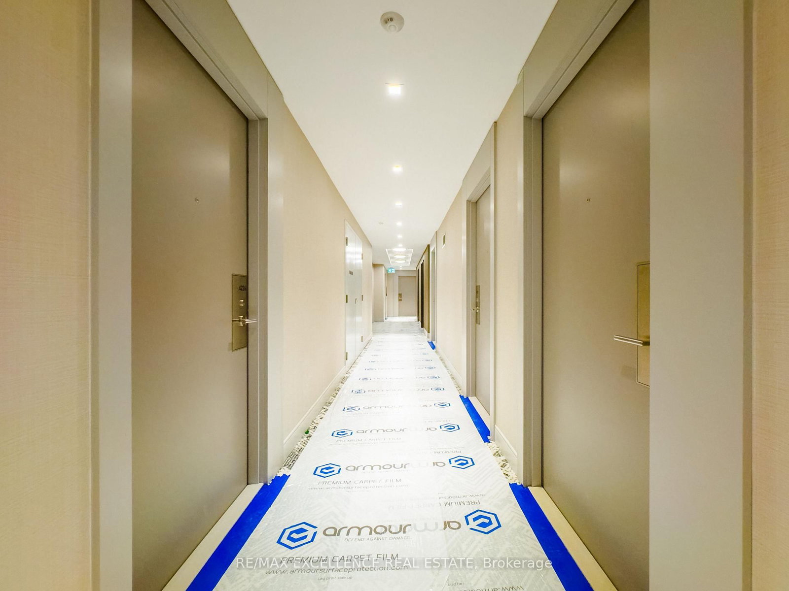 28 Widmer Street, Unit 4222 - Photo 8