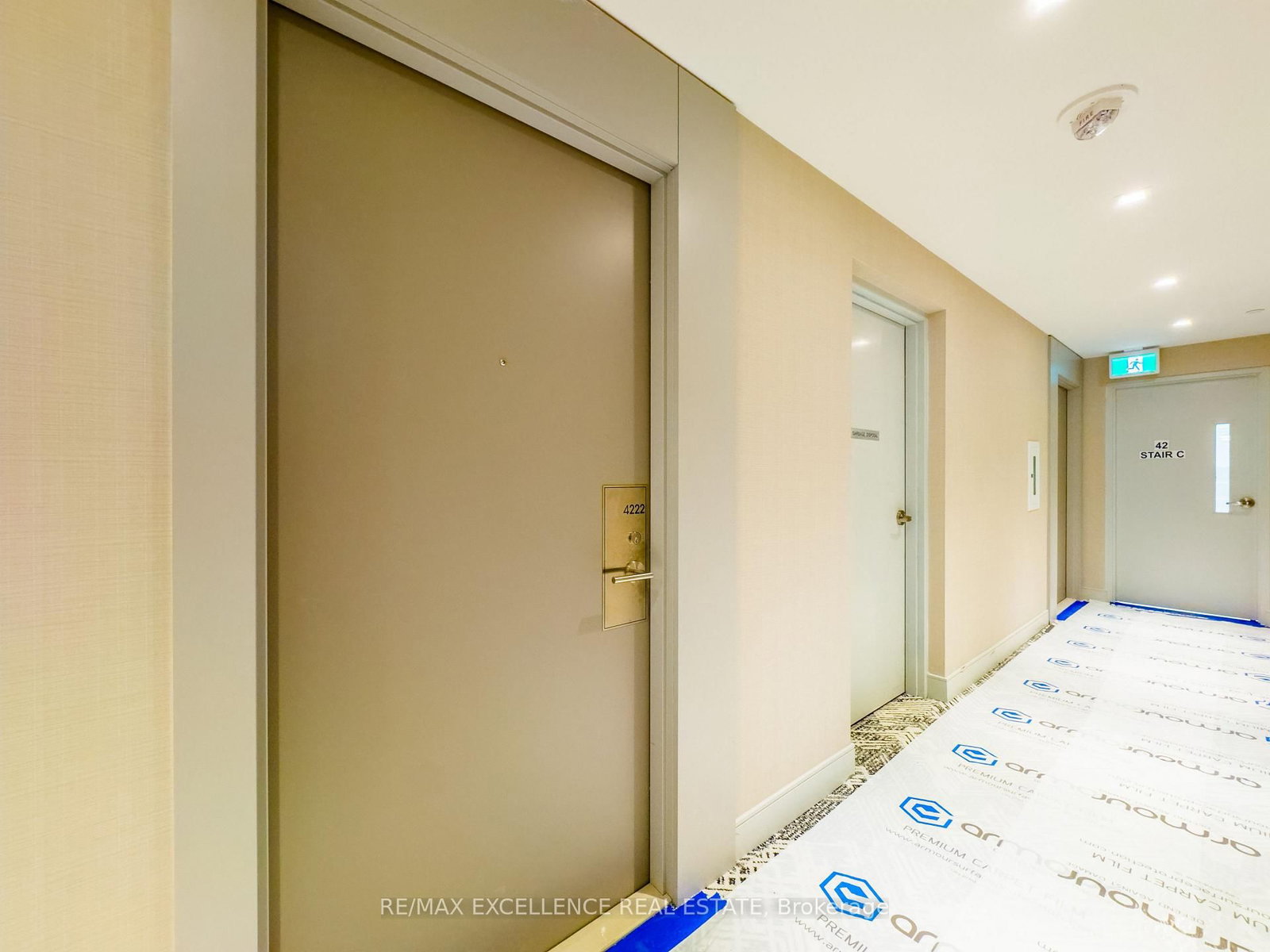 28 Widmer Street, Unit 4222 - Photo 9