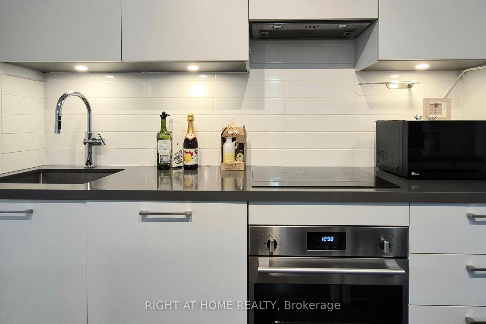 33 Frederick Todd Way W, Unit 319 - Photo 2