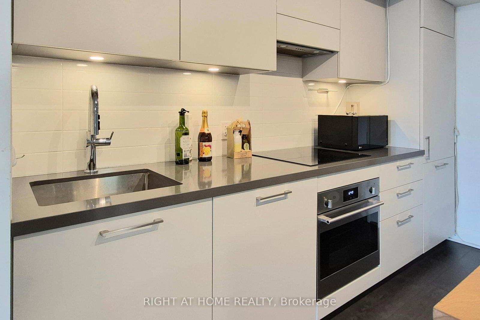 33 Frederick Todd Way W, Unit 319 - Photo 3