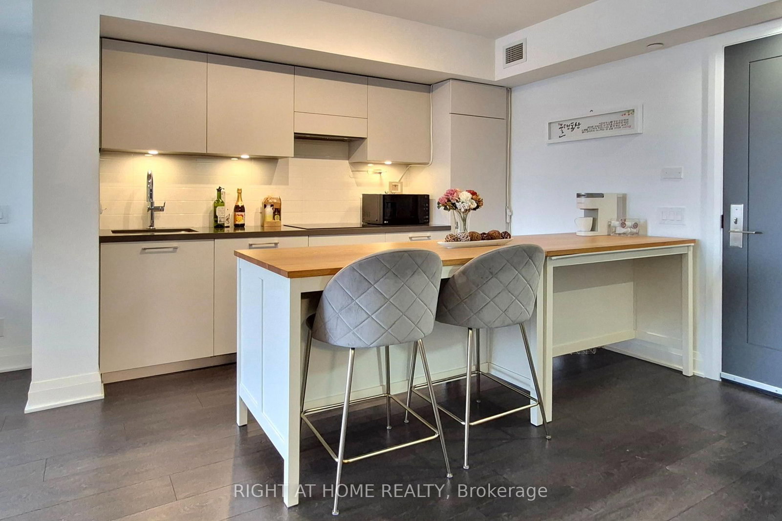 33 Frederick Todd Way W, Unit 319 - Photo 4