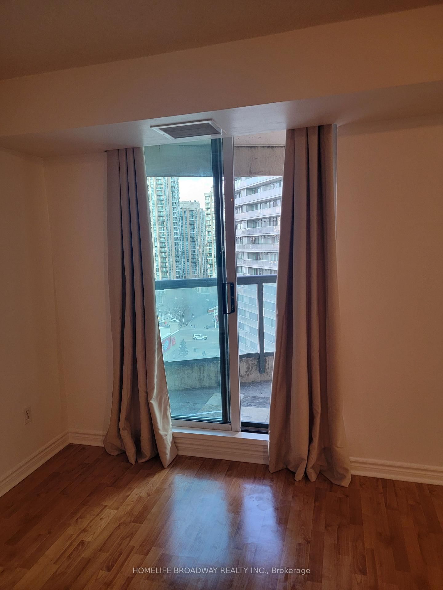 23 Lorraine Drive E, Unit 1615 - Photo 14