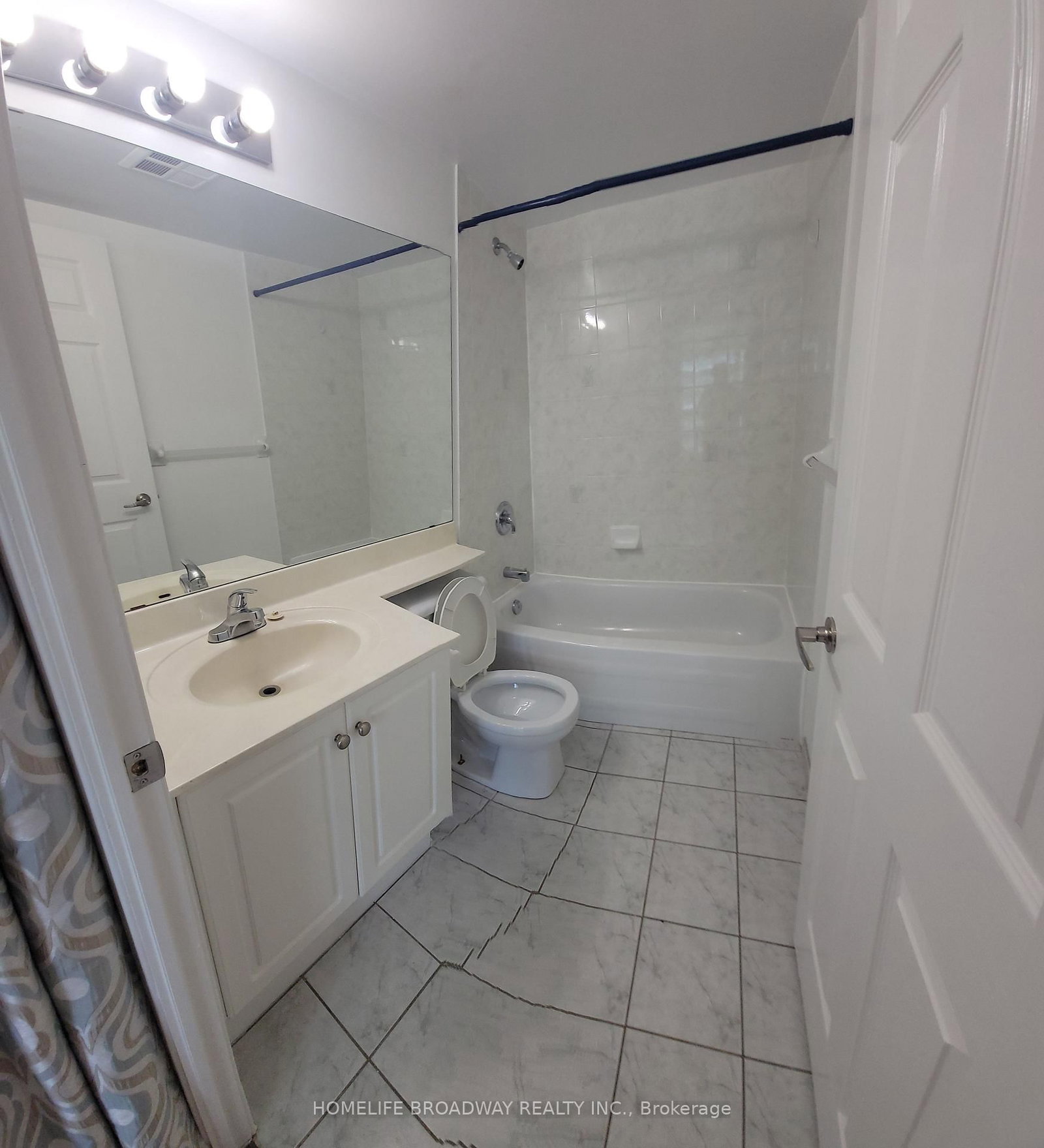 23 Lorraine Drive E, Unit 1615 - Photo 9