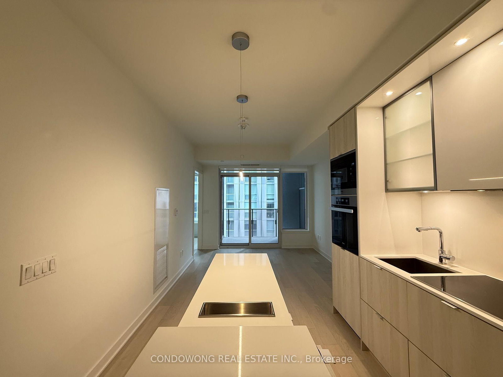 11 Yorkville Avenue, Unit 1107