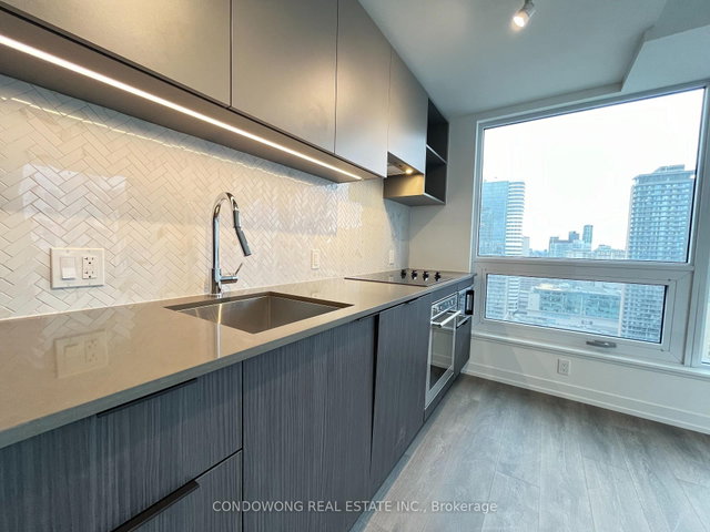 2912 - 82 Dalhousie Street