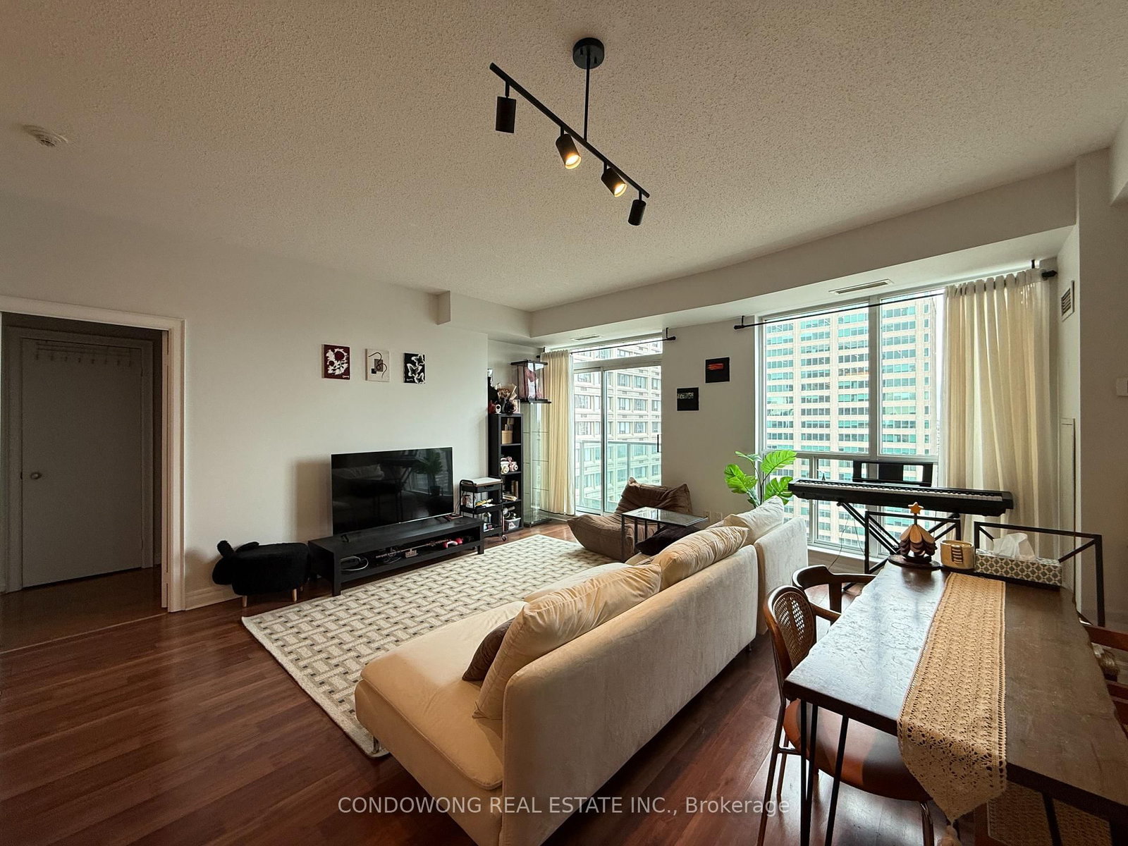 8 Park Road, Unit 3812 - Photo 2