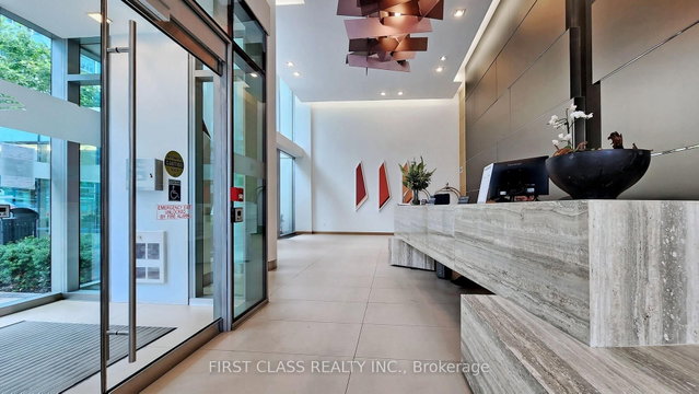 402 - 39 Queens Quay E