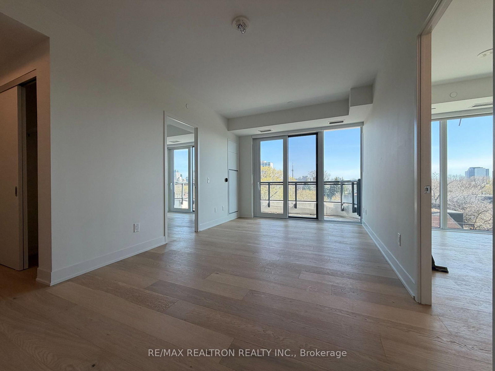 322 Dupont Street, Unit 502 - Photo 11