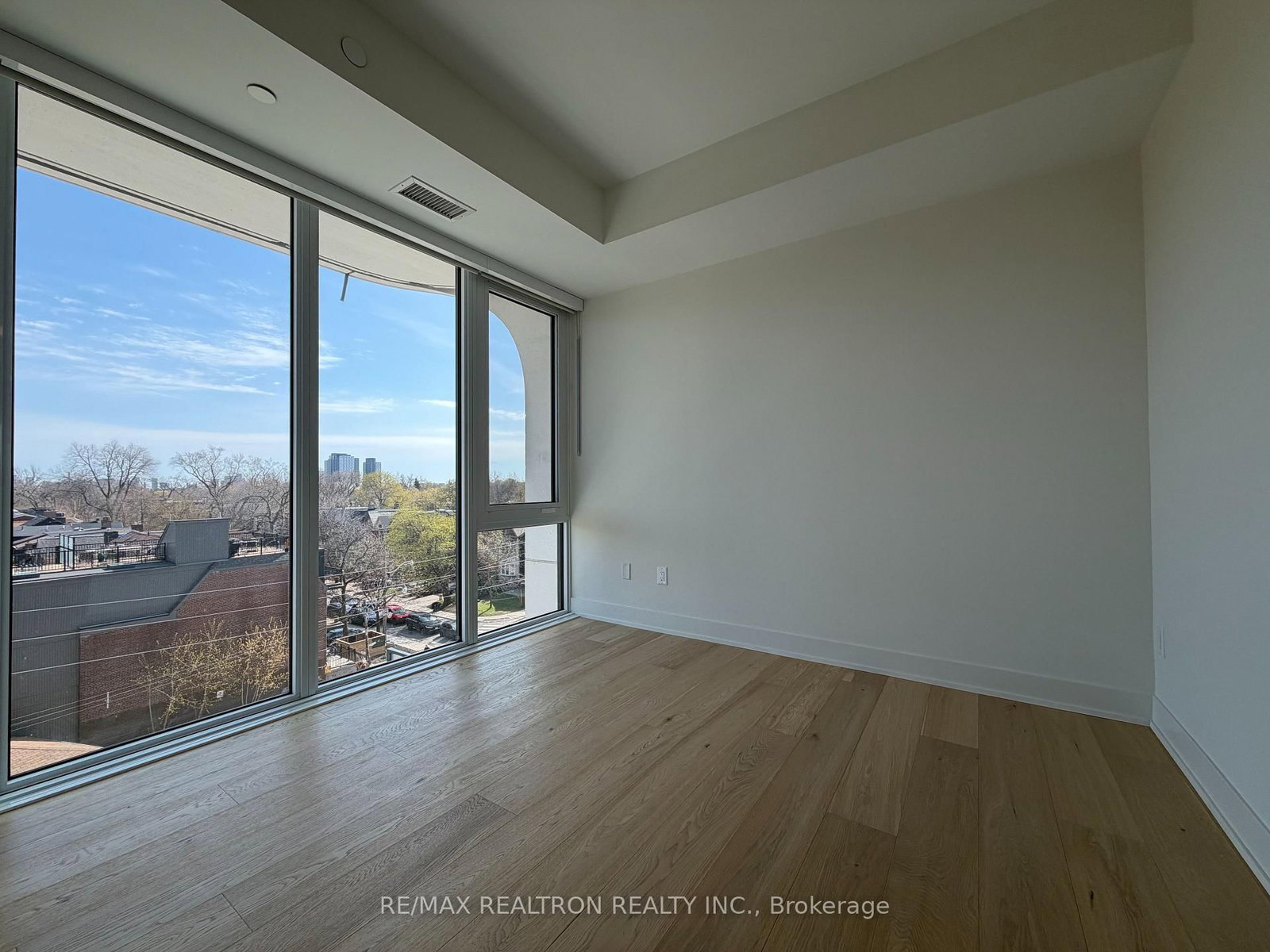 322 Dupont Street, Unit 502 - Photo 14