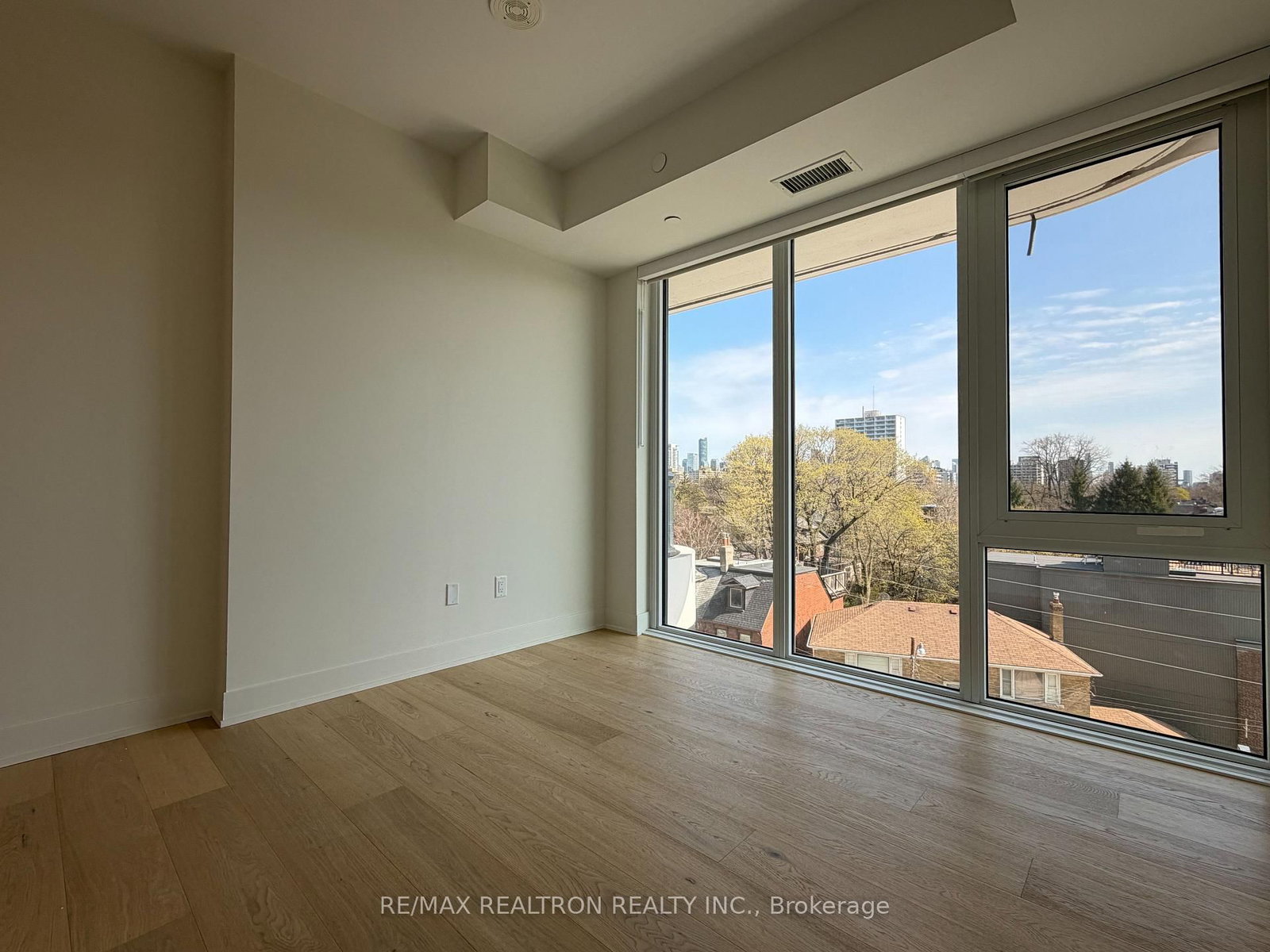 322 Dupont Street, Unit 502 - Photo 16