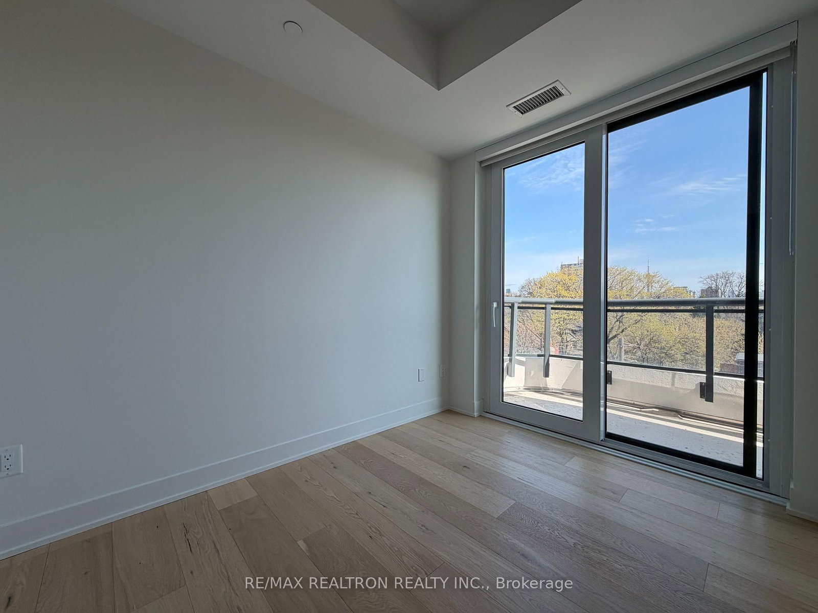 322 Dupont Street, Unit 502 - Photo 25