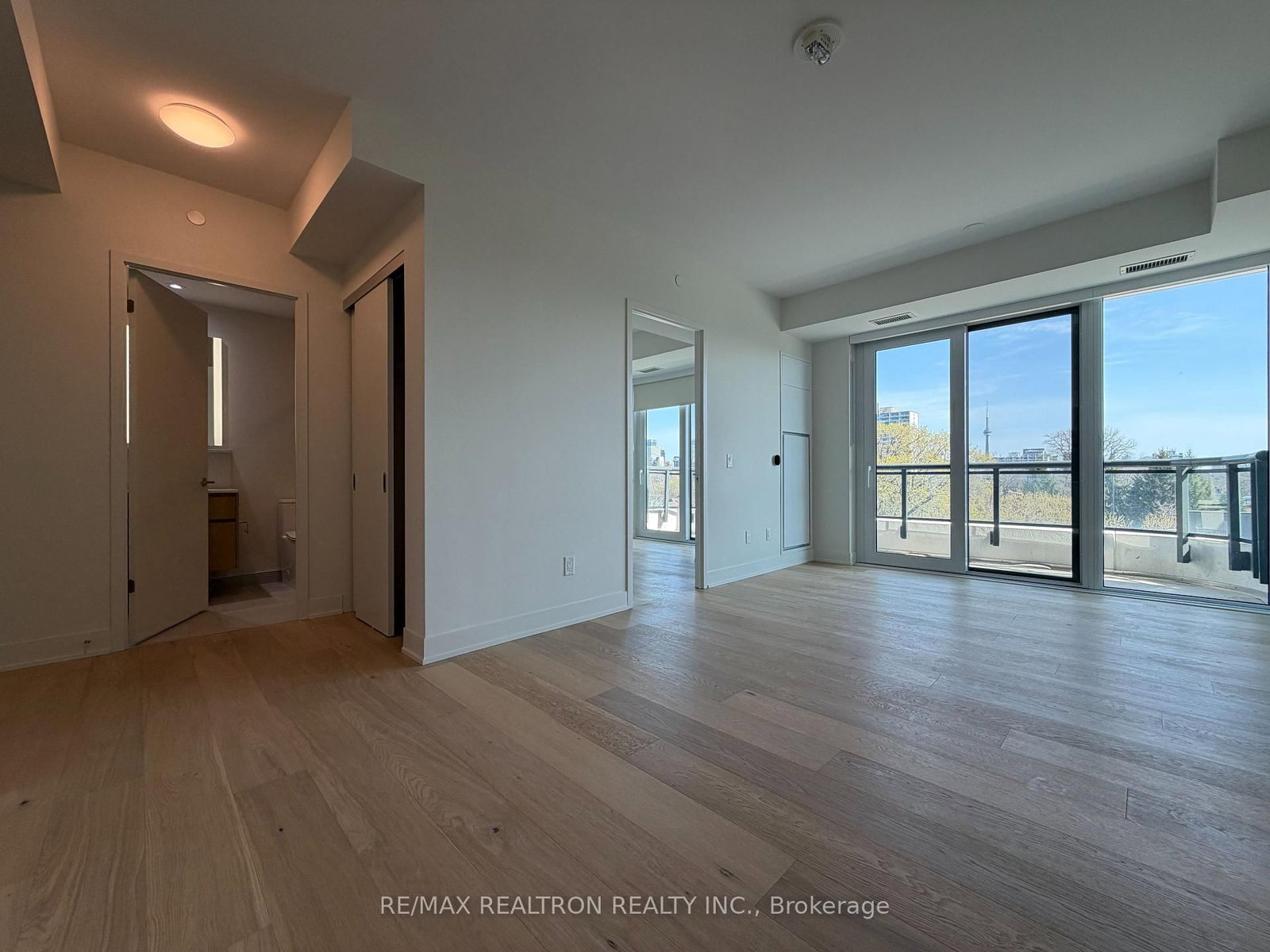 322 Dupont Street, Unit 502 - Photo 6