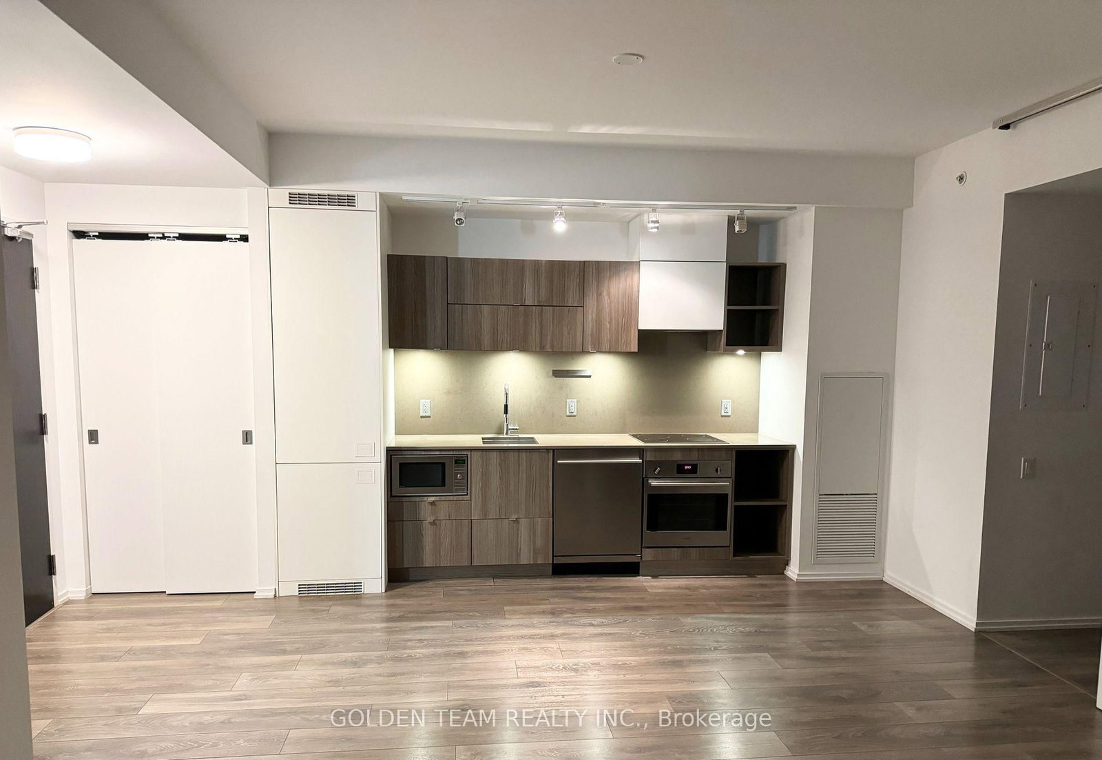 125 Peter Street, Unit 1008 - Photo 3