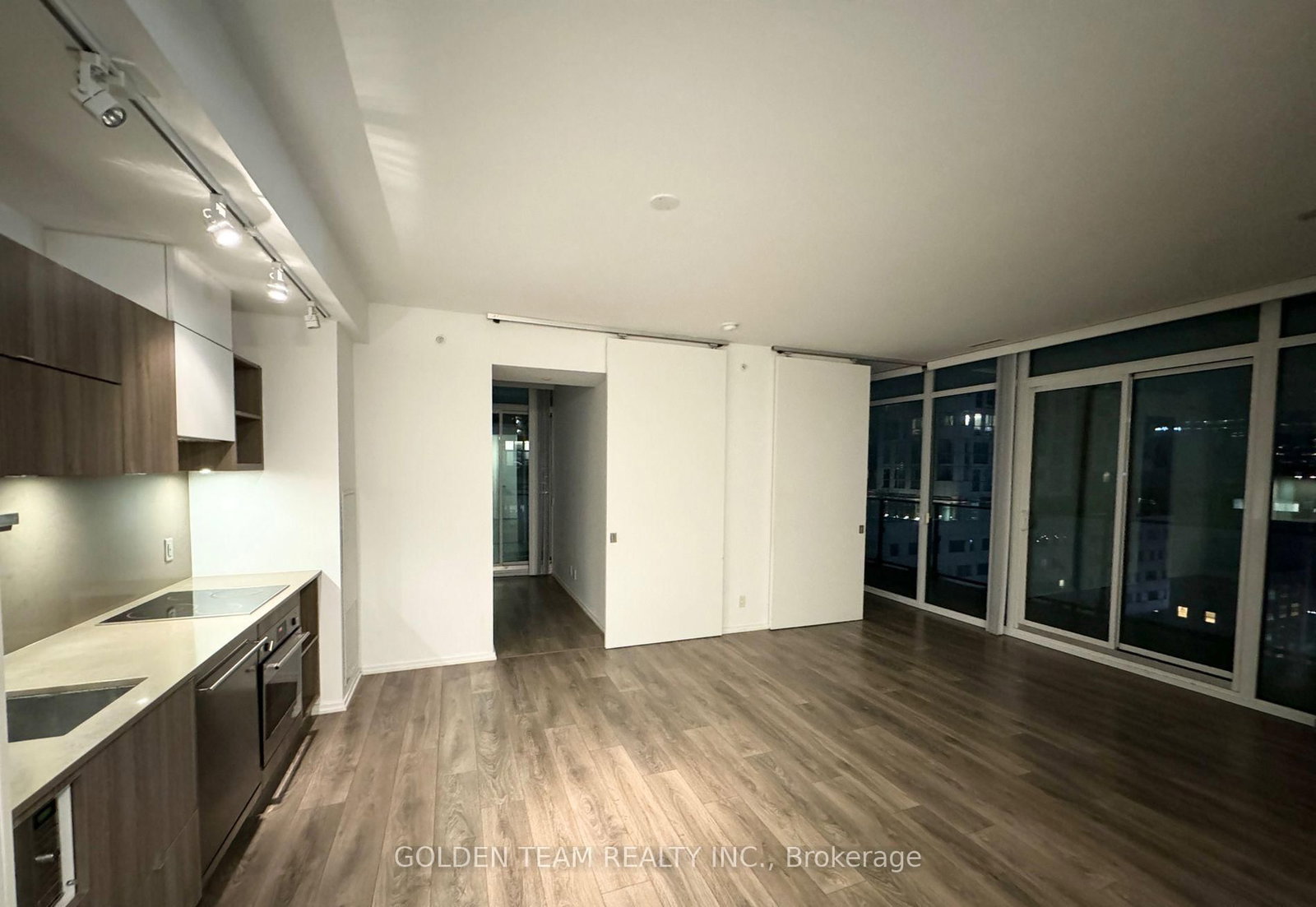 125 Peter Street, Unit 1008 - Photo 4