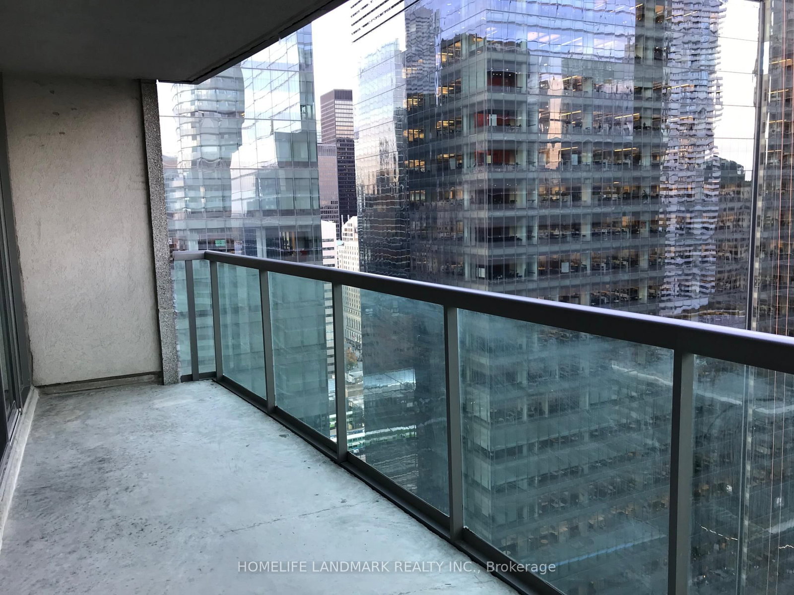 30 Grand Trunk Crescent, Unit 3607 - Photo 9