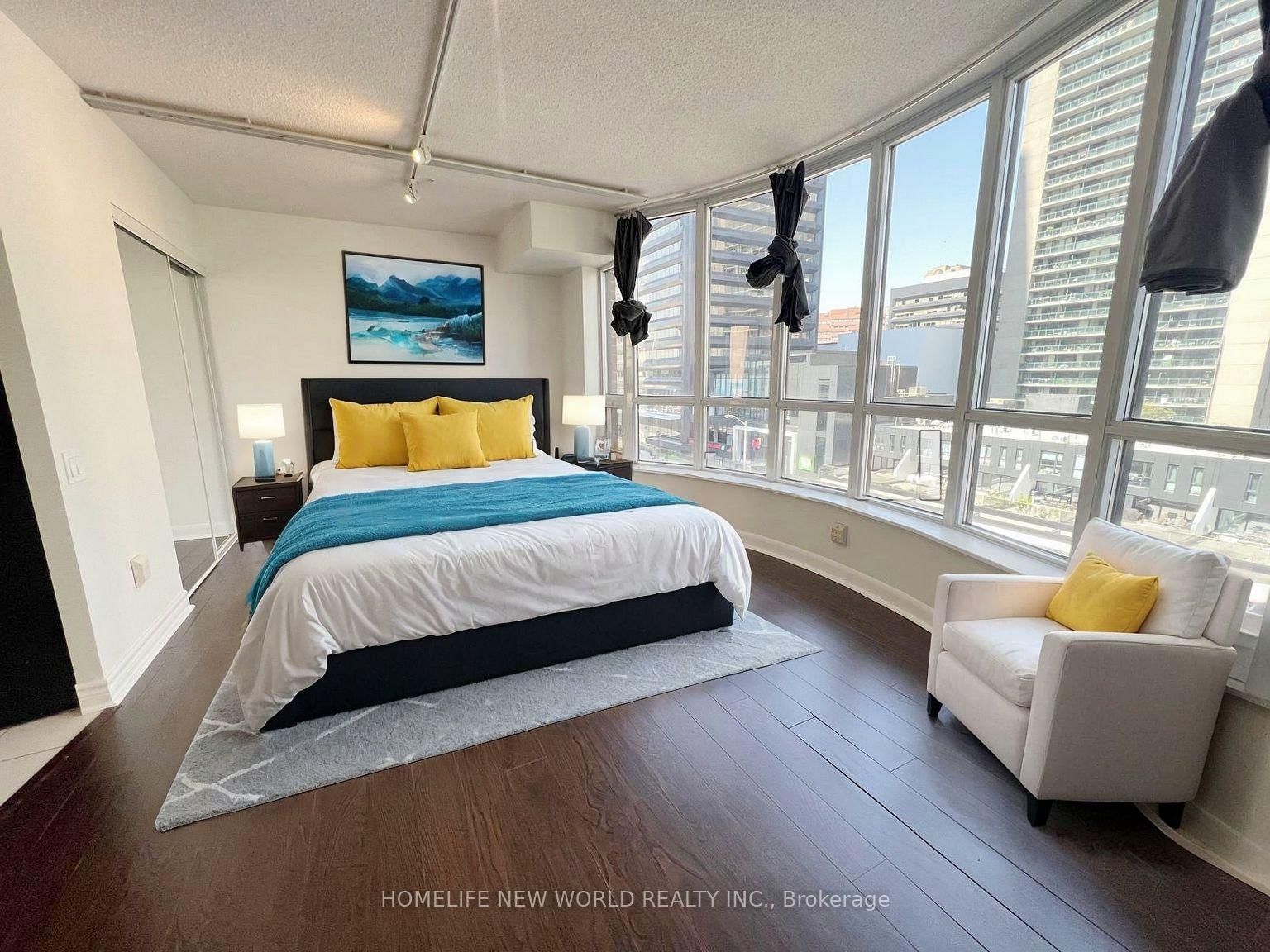 33 Sheppard Avenue E, Unit 609 - Photo 2