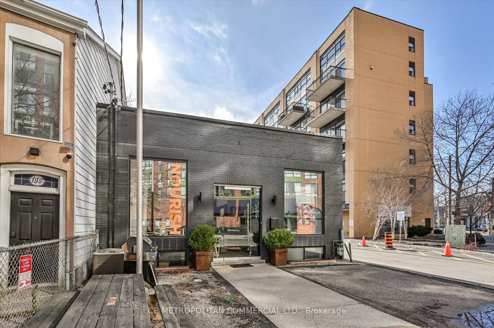 201 Niagara Street - Photo 3