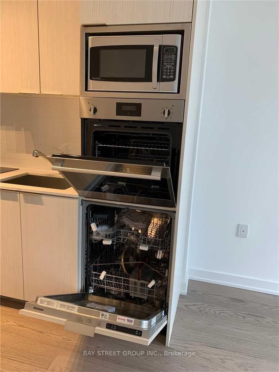 11 Wellesley Street W, Unit 614 - Photo 6