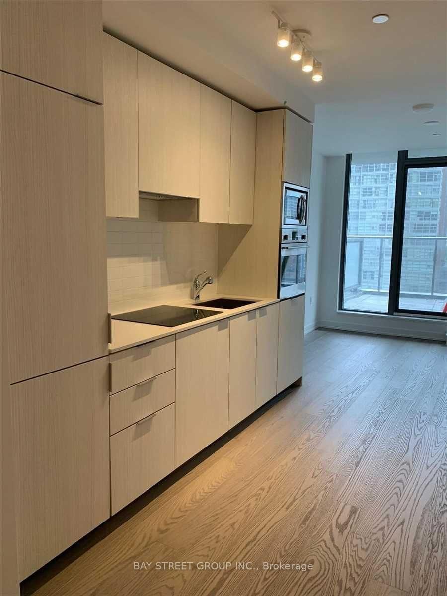 11 Wellesley Street W, Unit 614 - Photo 9