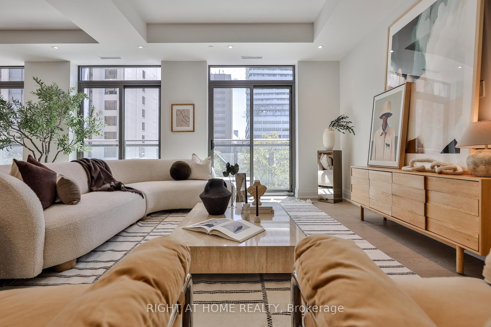 10 Prince Arthur Avenue, Unit 404 - Photo 2