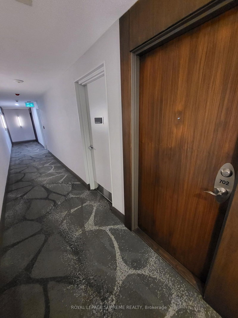 702 - 3830 Bathurst St, Toronto, M3H 6C5 | Image 2