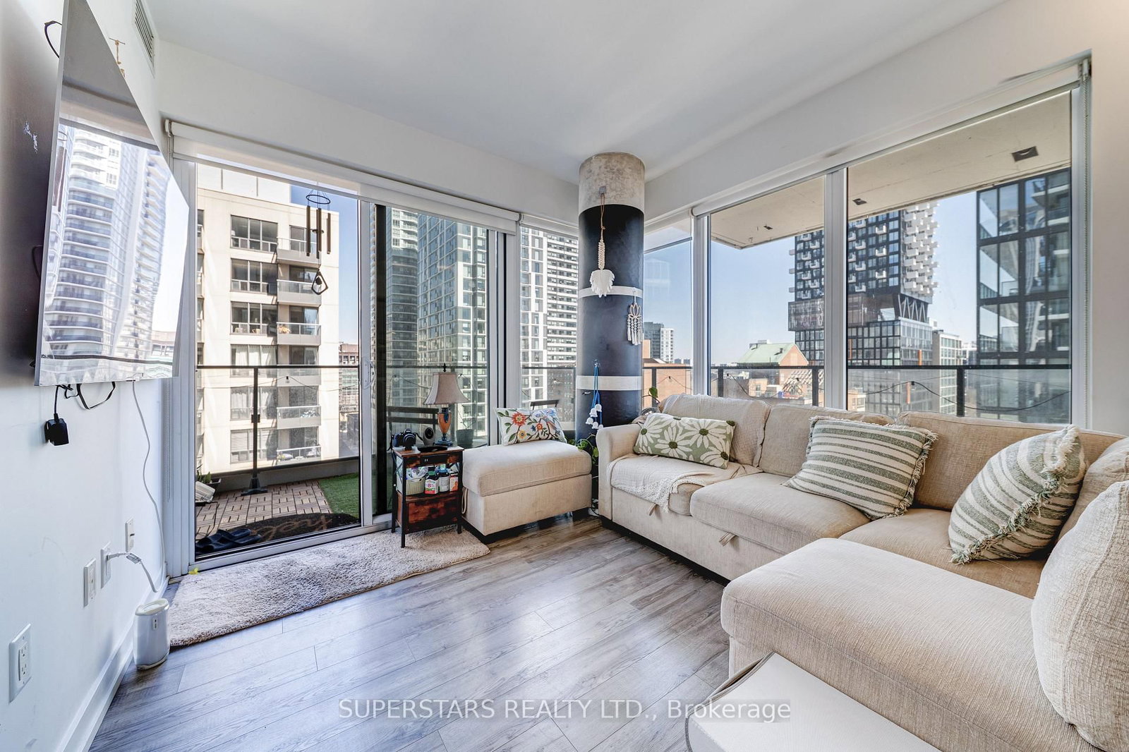 77 Shuter Street, Unit 1110