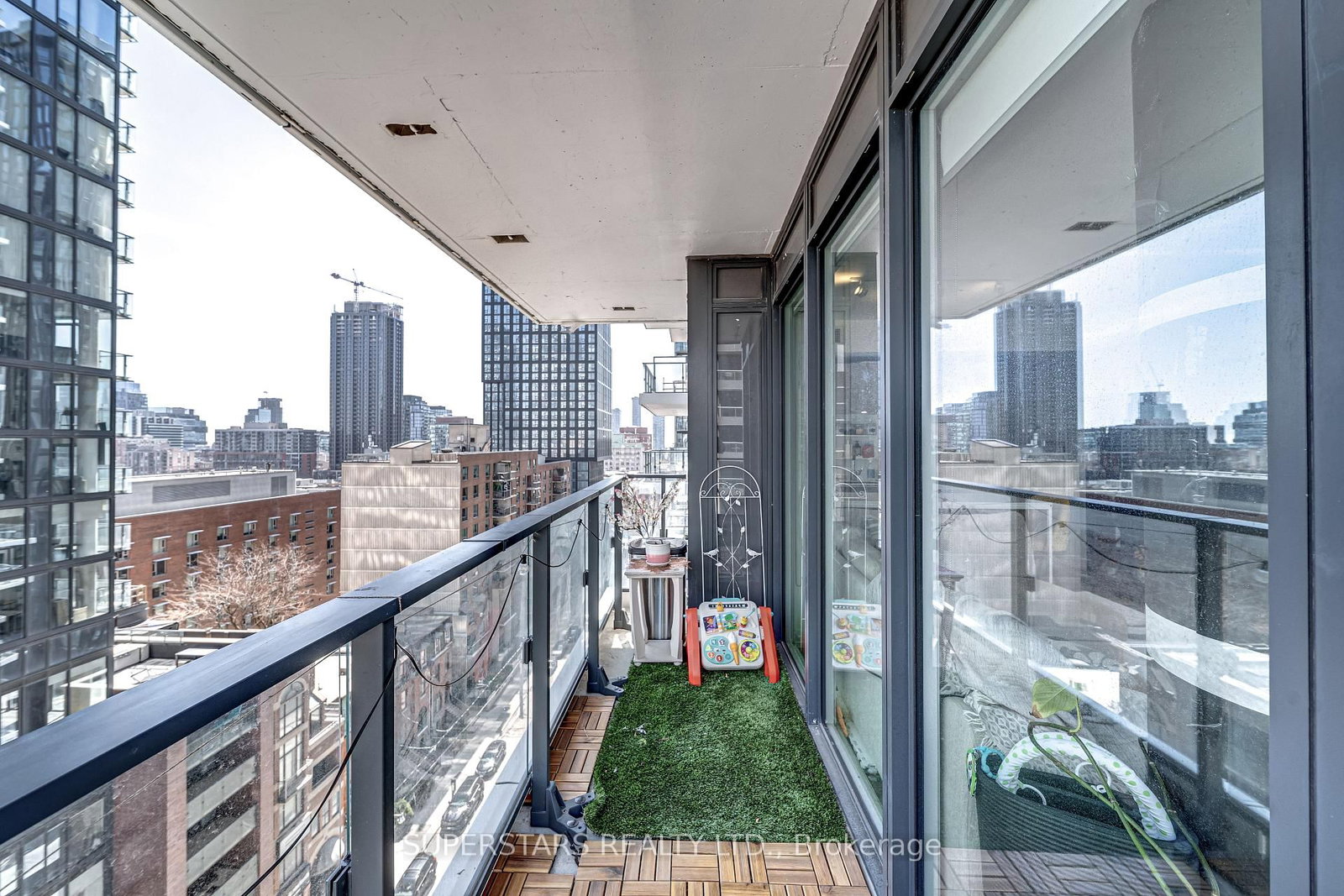 77 Shuter Street, Unit 1110 - Photo 15