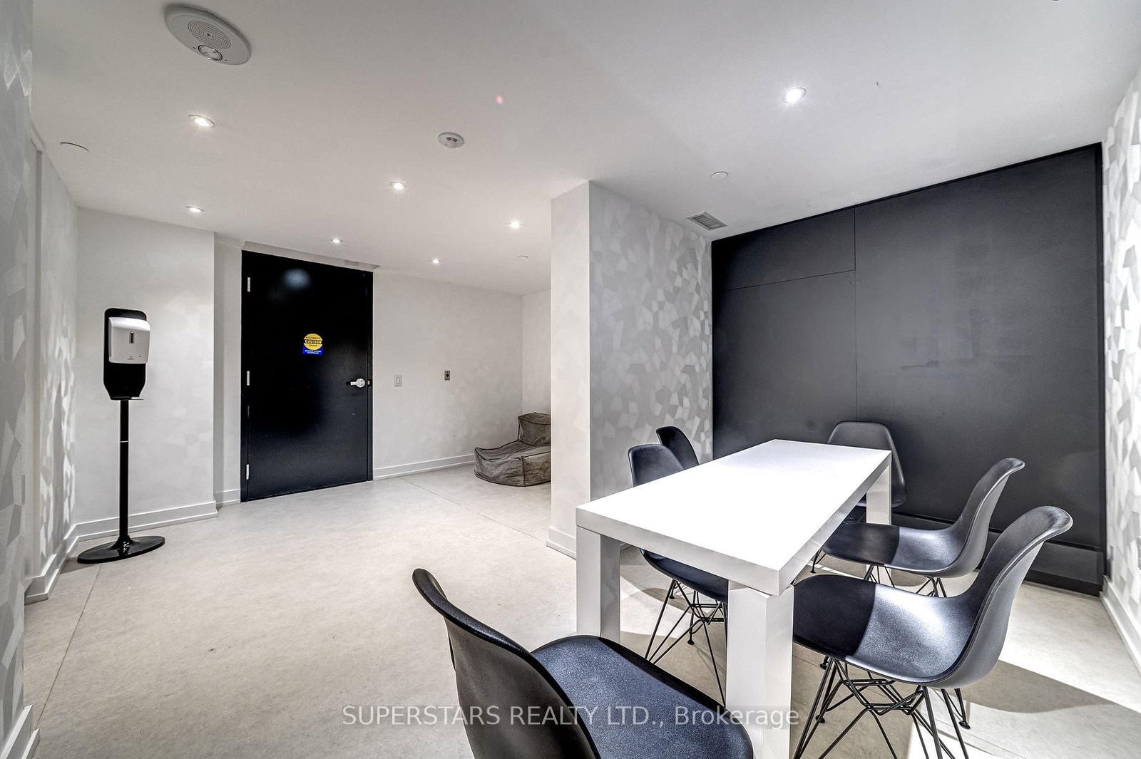 77 Shuter Street, Unit 1110 - Photo 30