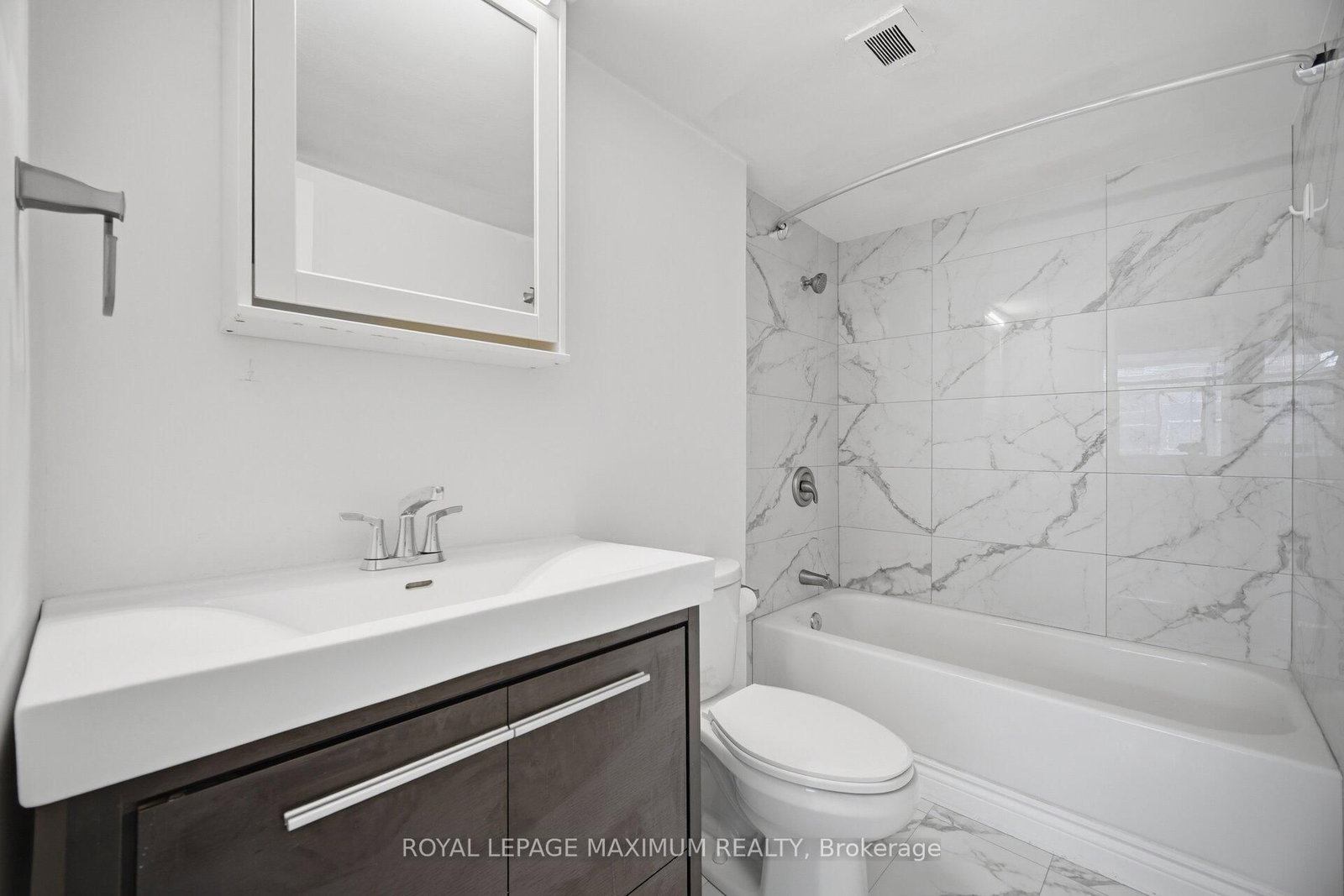 335 Lonsdale Road, Unit 407 - Photo 30