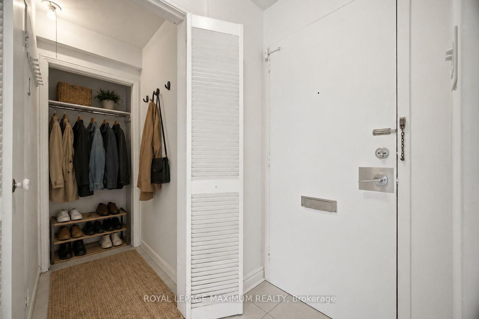 335 Lonsdale Road, Unit 407 - Photo 6