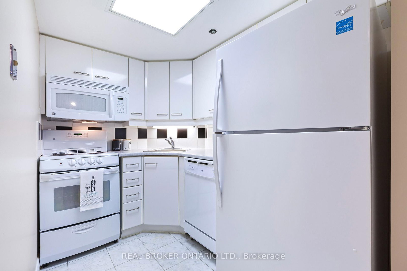 38 Elm Street, Unit 1110 - Photo 11