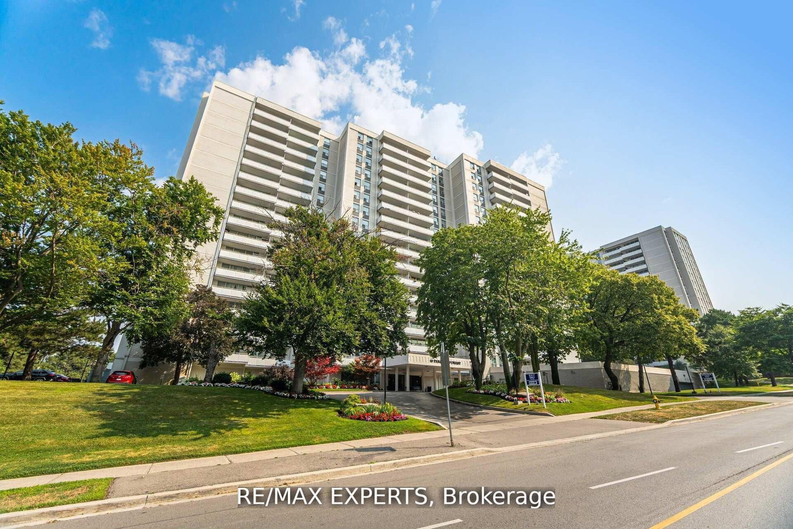 10 Parkway Forest Drive, Unit 306 - Photo 3