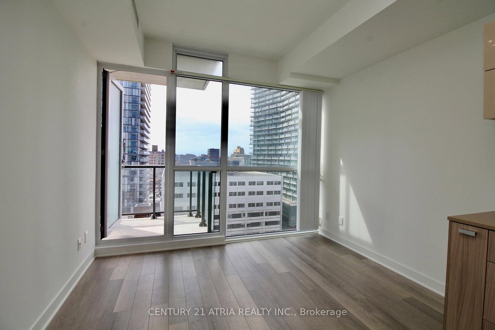 290 Adelaide Street W, Unit 1303 - Photo 3