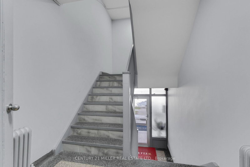 22 - 6 Saranac Blvd, Toronto, M6A 2G3 | Image 3