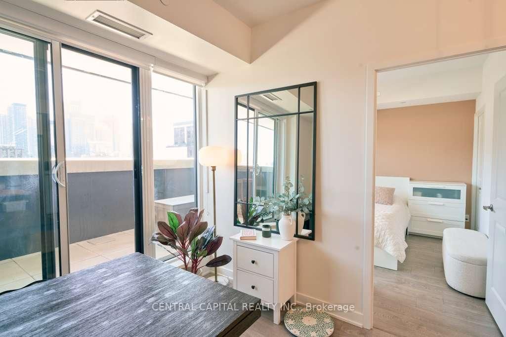 543 Richmond Street W, Unit 1109 - Photo 7