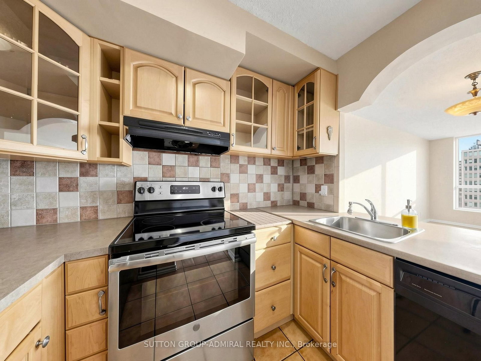 92 King Street E, Unit 1302 - Photo 16