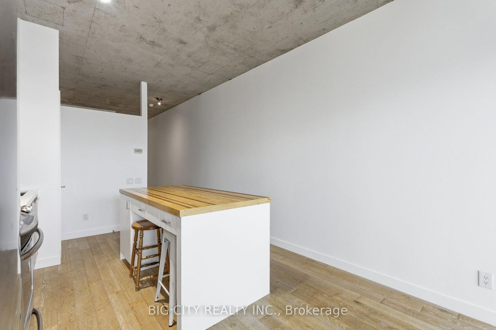 25 Stafford Street, Unit 502 - Photo 10
