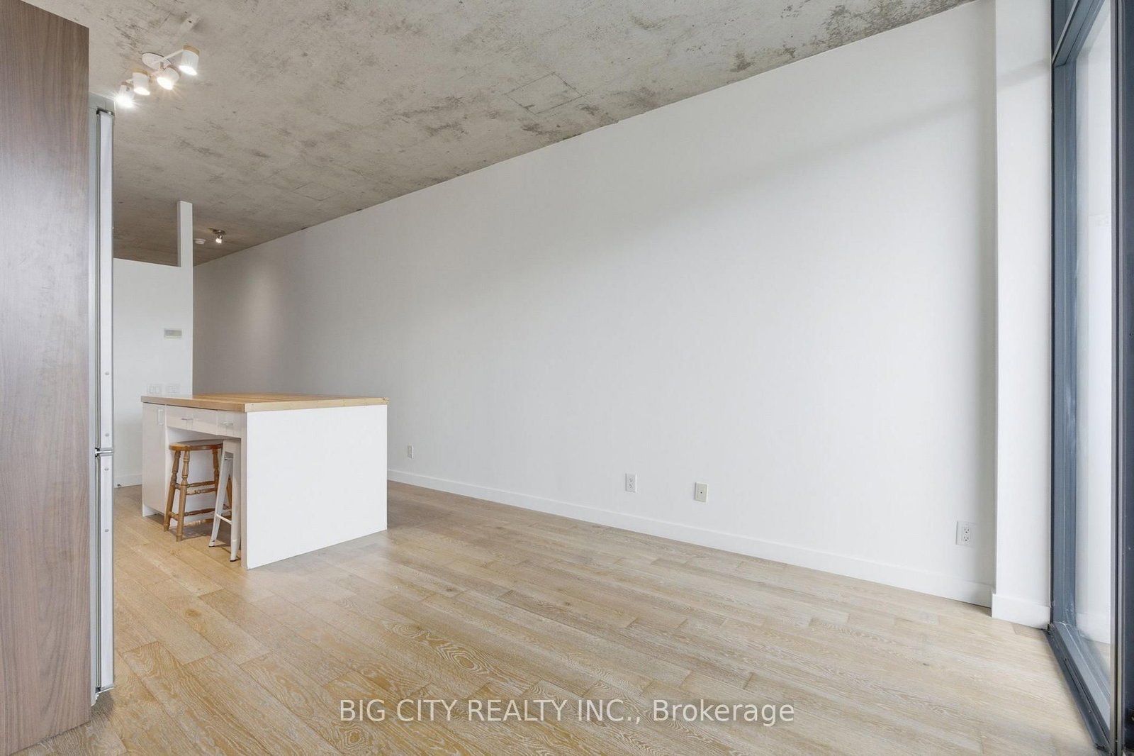 25 Stafford Street, Unit 502 - Photo 17