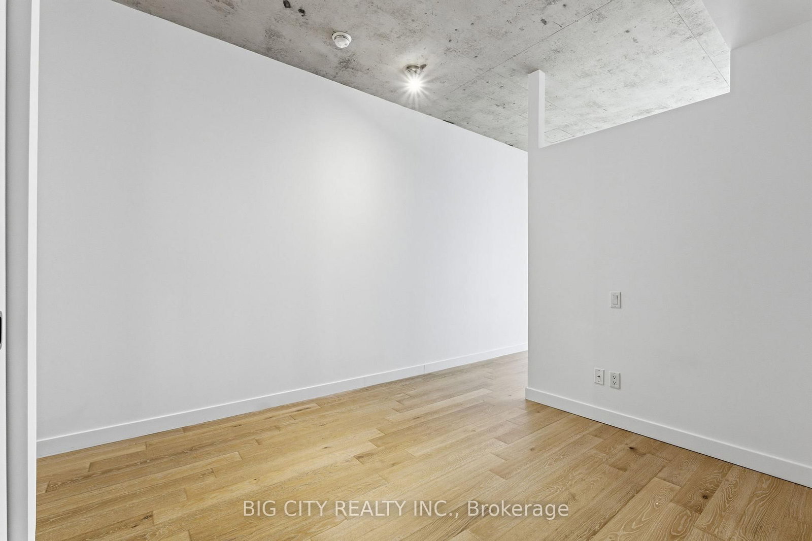 25 Stafford Street, Unit 502 - Photo 6
