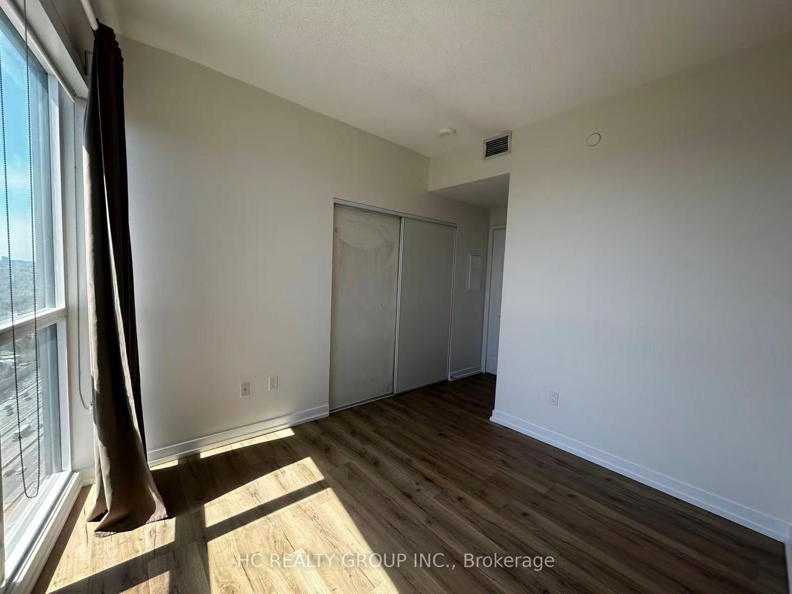 117 Mcmahon Drive, Unit 3803 - Photo 11