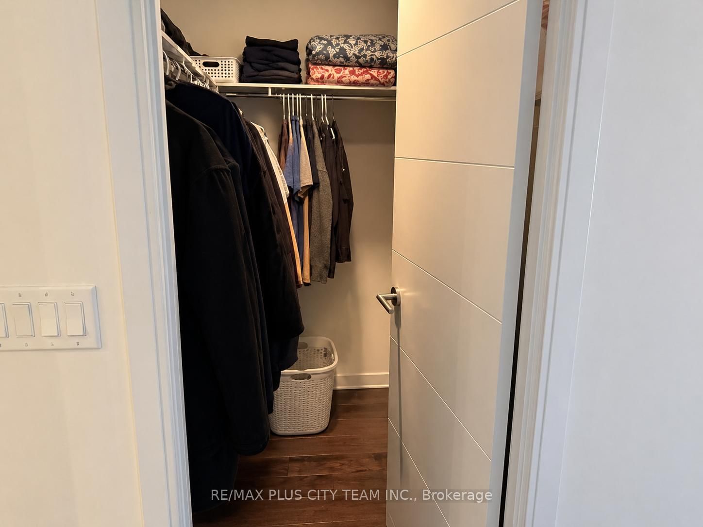 525 Adelaide Street W, Unit 814 - Photo 7