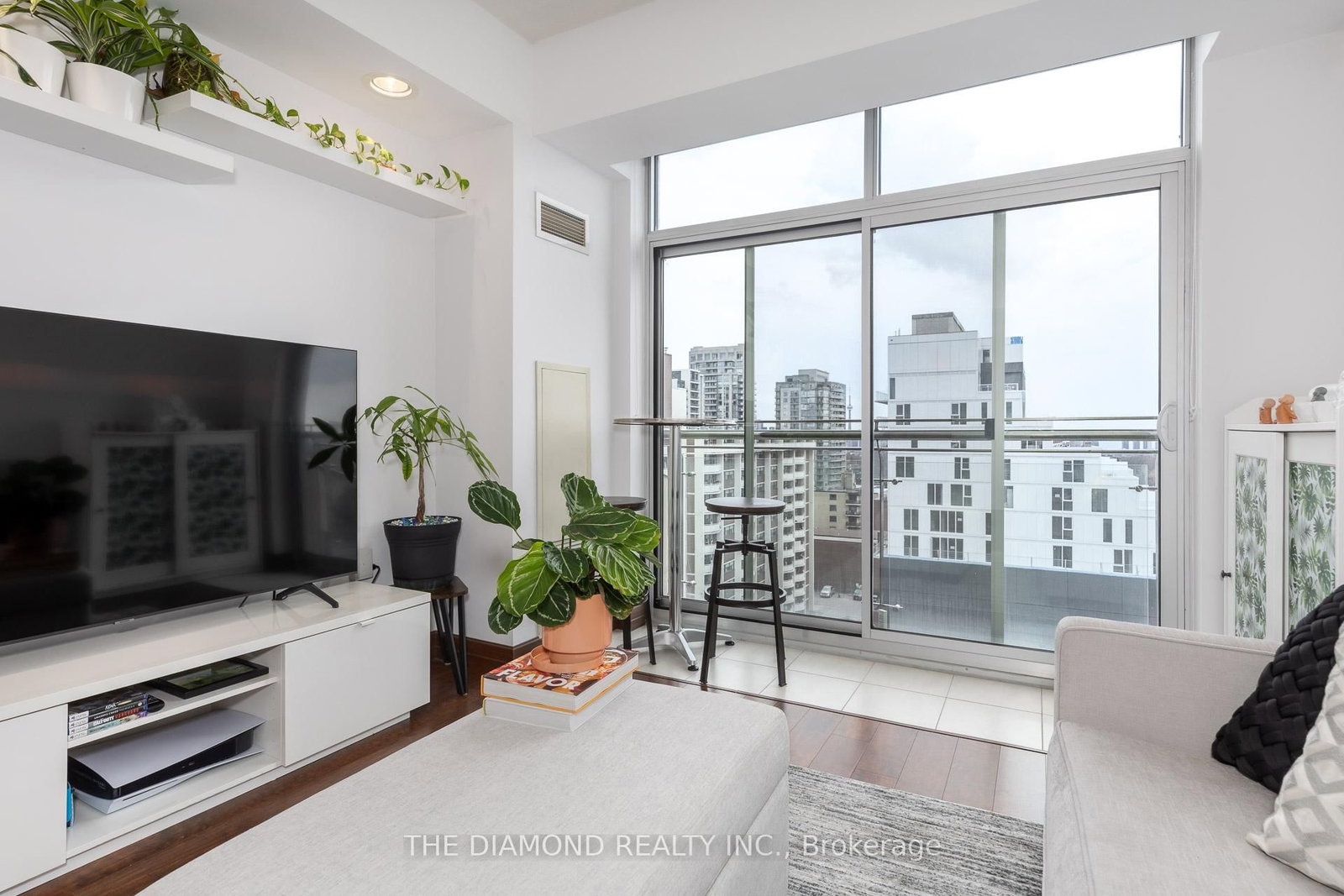 15 Maplewood Avenue, Unit PH 5 - Photo 11